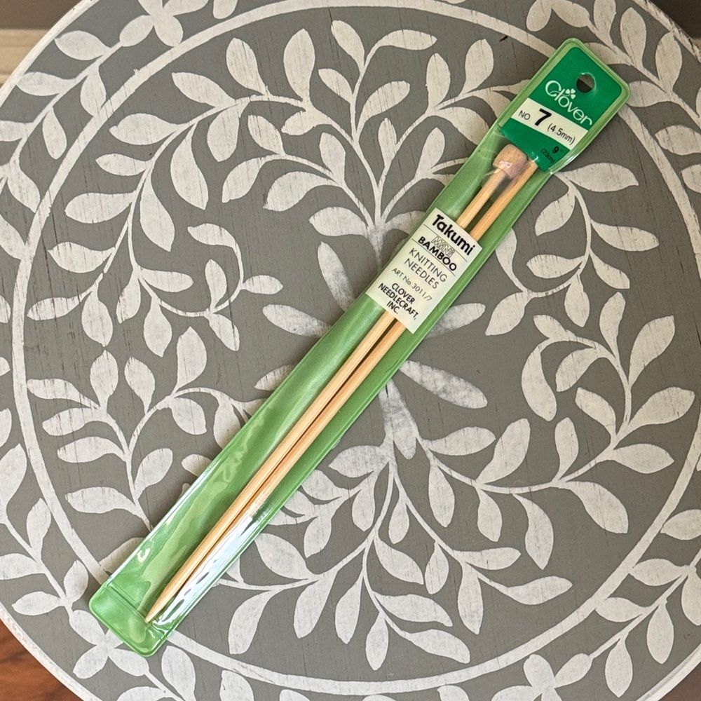 Clover Bamboo Knitting Needles #7, 9”, NWT